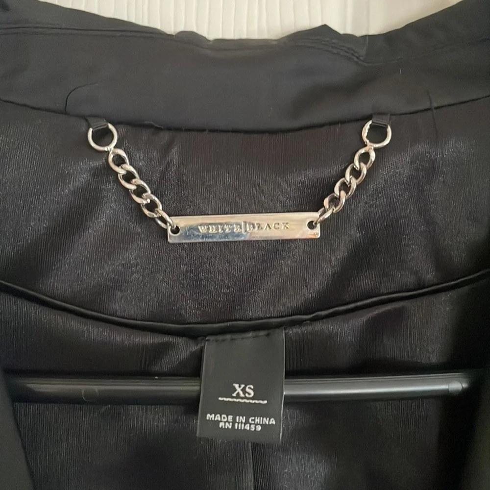 Black sequin tuxedo jacket - Picture 3 of 3